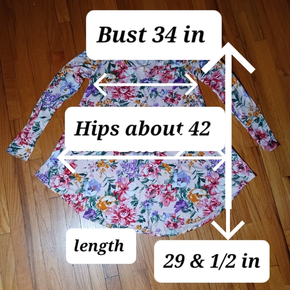 PINK Multi color Floral Long Sleeve top w/ bell shaped bottom women's Medium - Picture 2 of 5